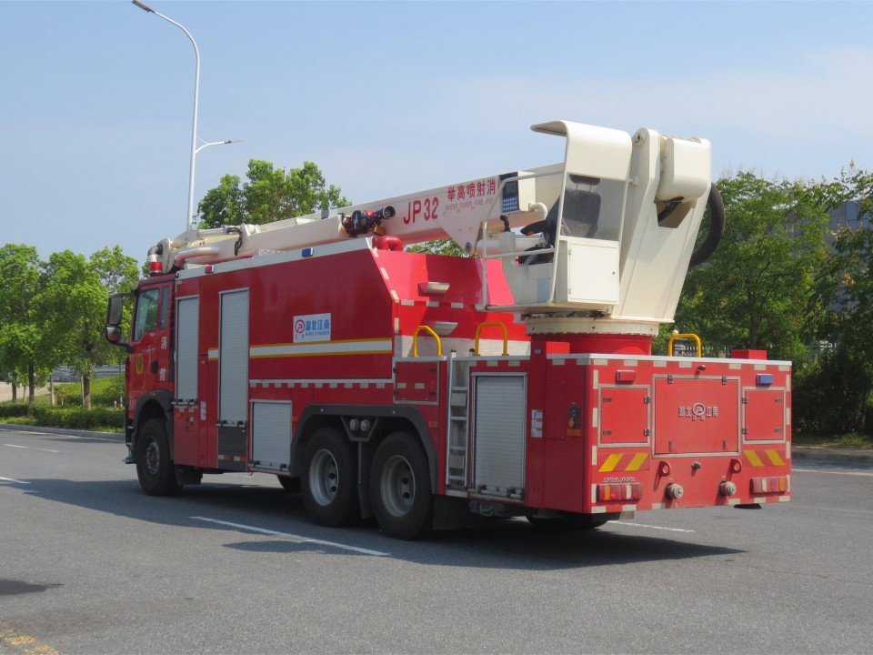 32米舉高噴射消防車(chē)圖片